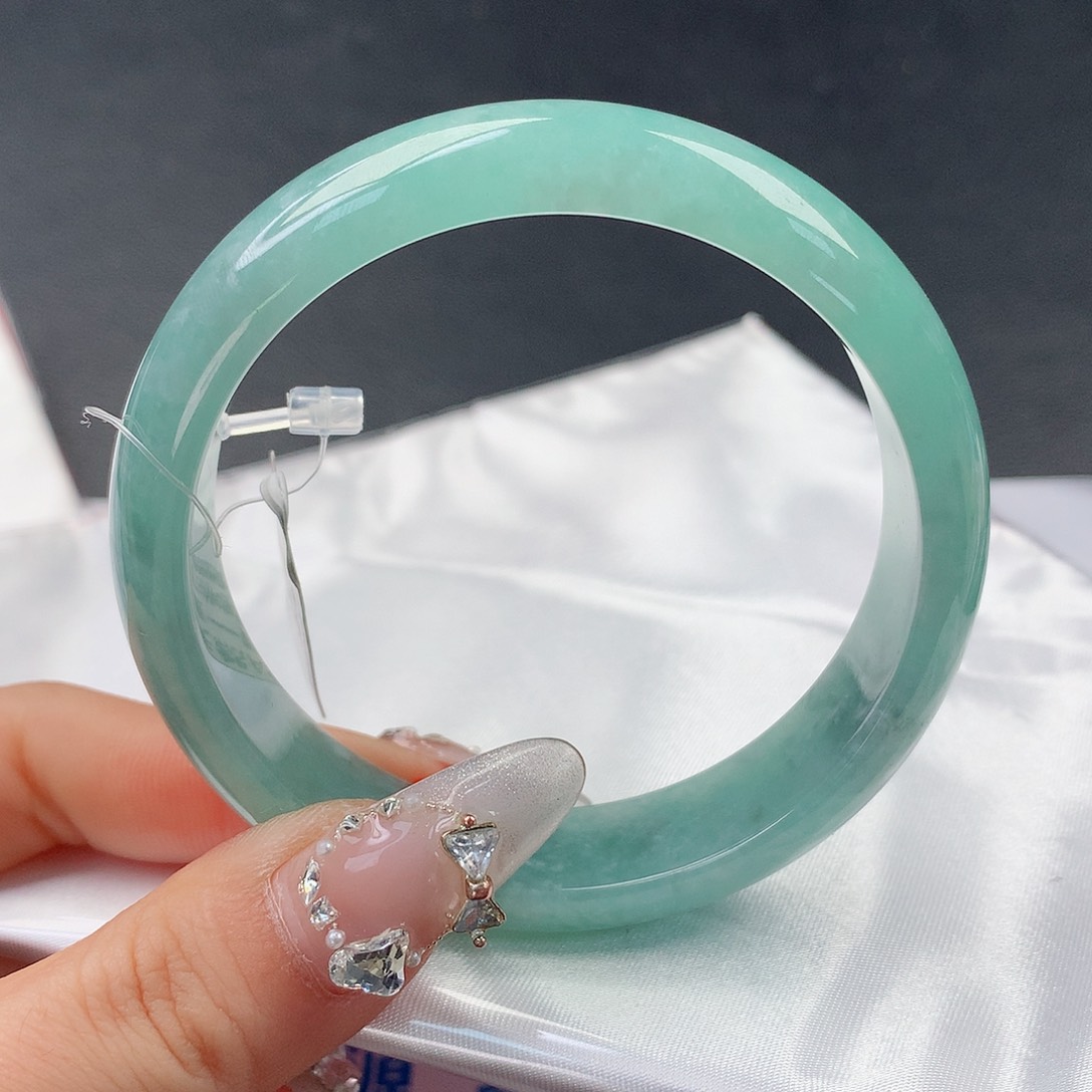 翡翠手镯未镶嵌0092正58.7