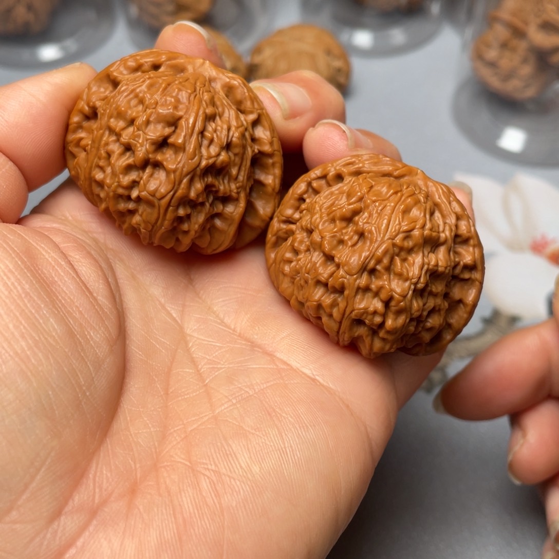 【闪购商品】文玩核桃吊坠球白…………