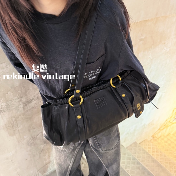 99新 MIU MIU/缪缪 复燃精选/黑金Joie饺子单肩包