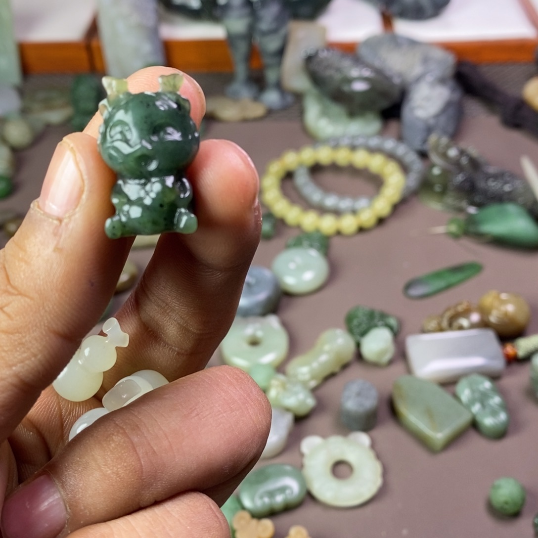 和田玉颈饰未镶嵌冰**莉