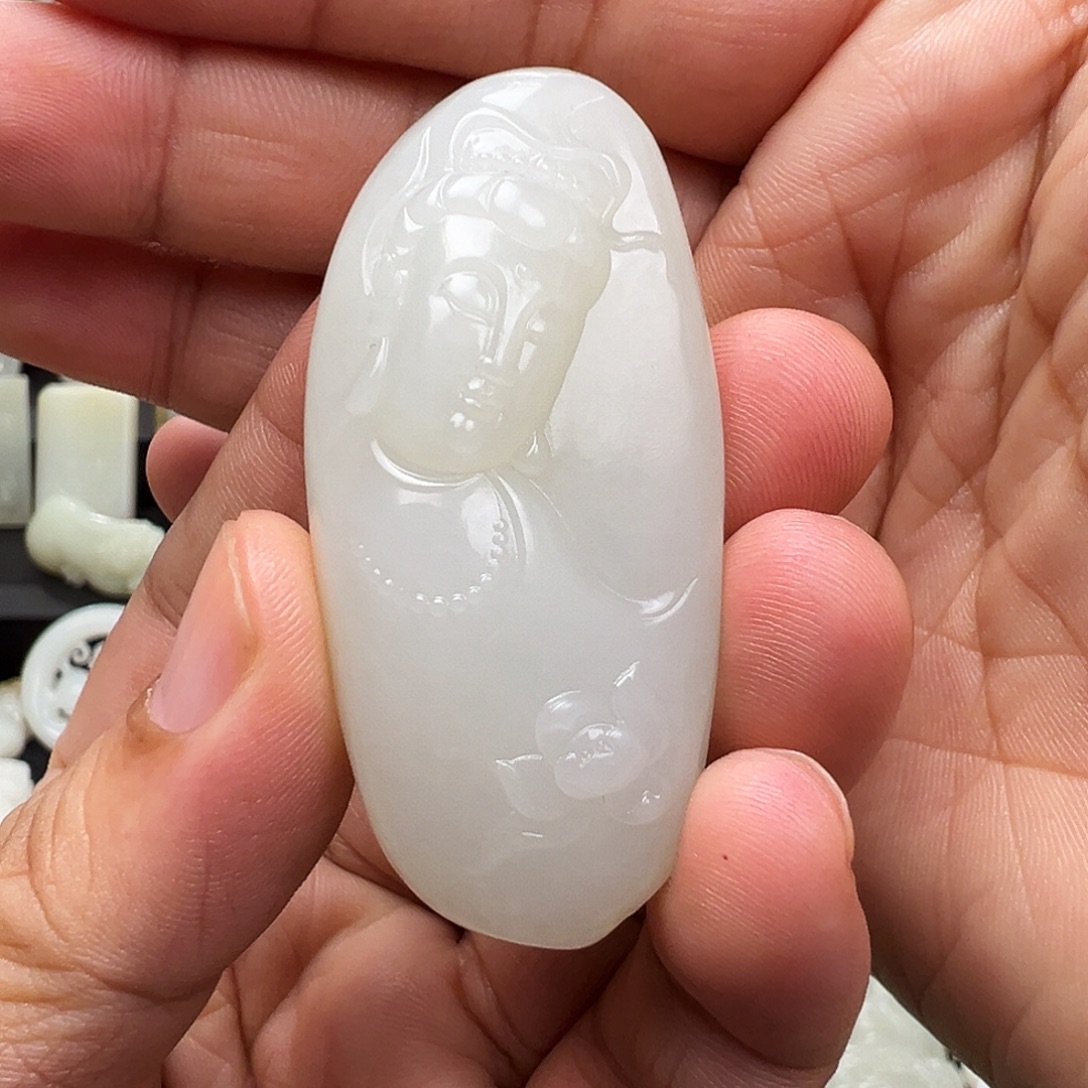 风***和田玉未镶嵌颈饰