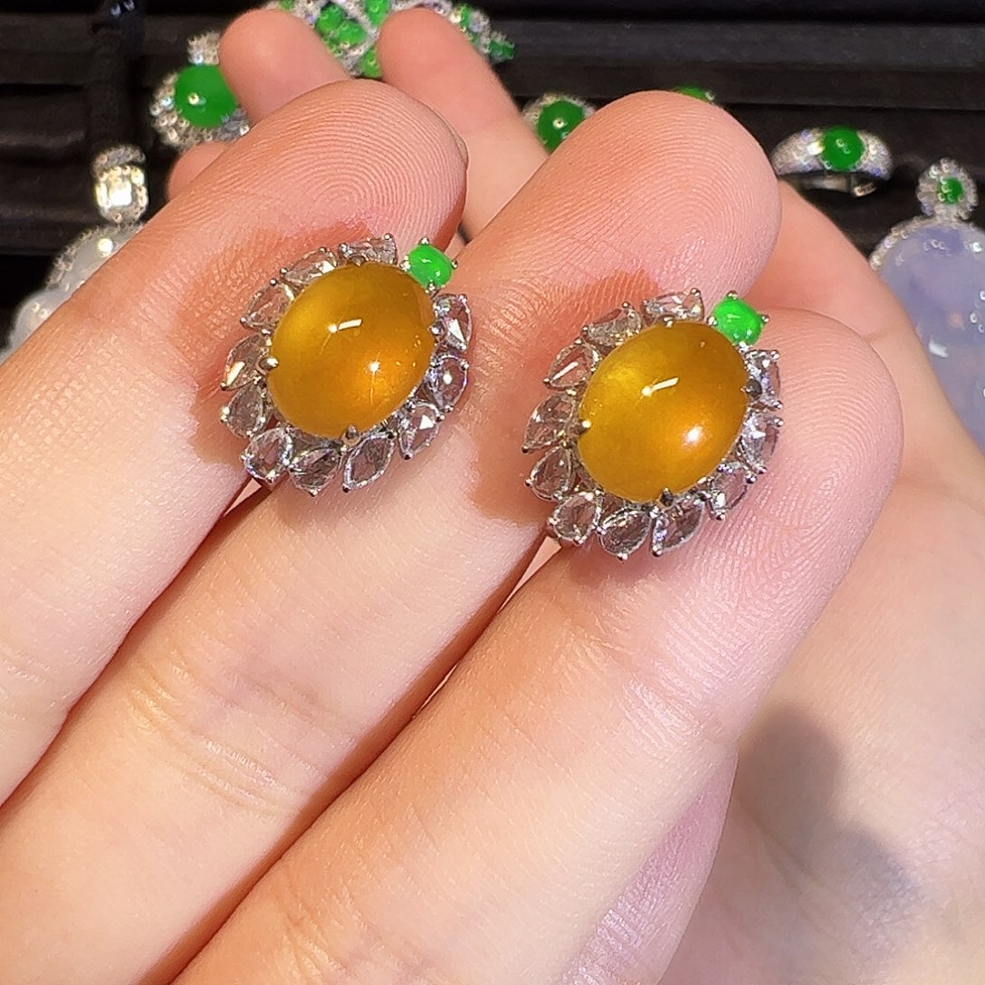 翡翠18K金镶嵌耳饰蛋面