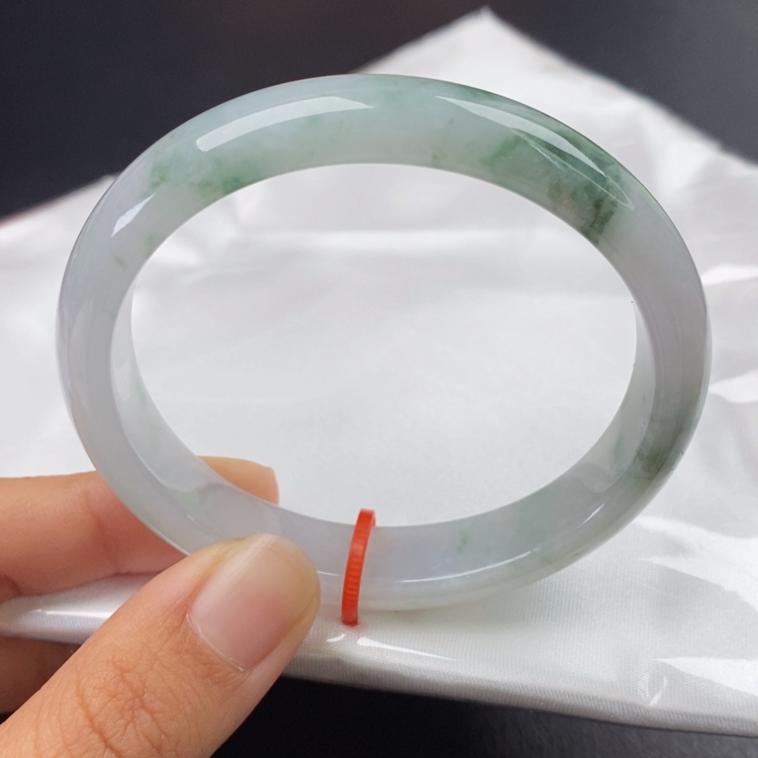 翡翠手镯（贵妃镯）未镶嵌