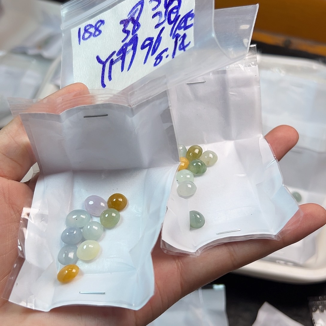 【闪购商品】定制翡翠未镶嵌德**臣