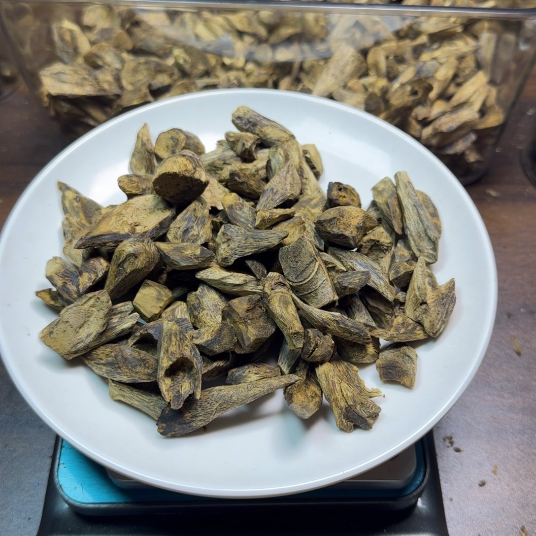 沉香沉香碎屑西瓜叶品种树钉100克装