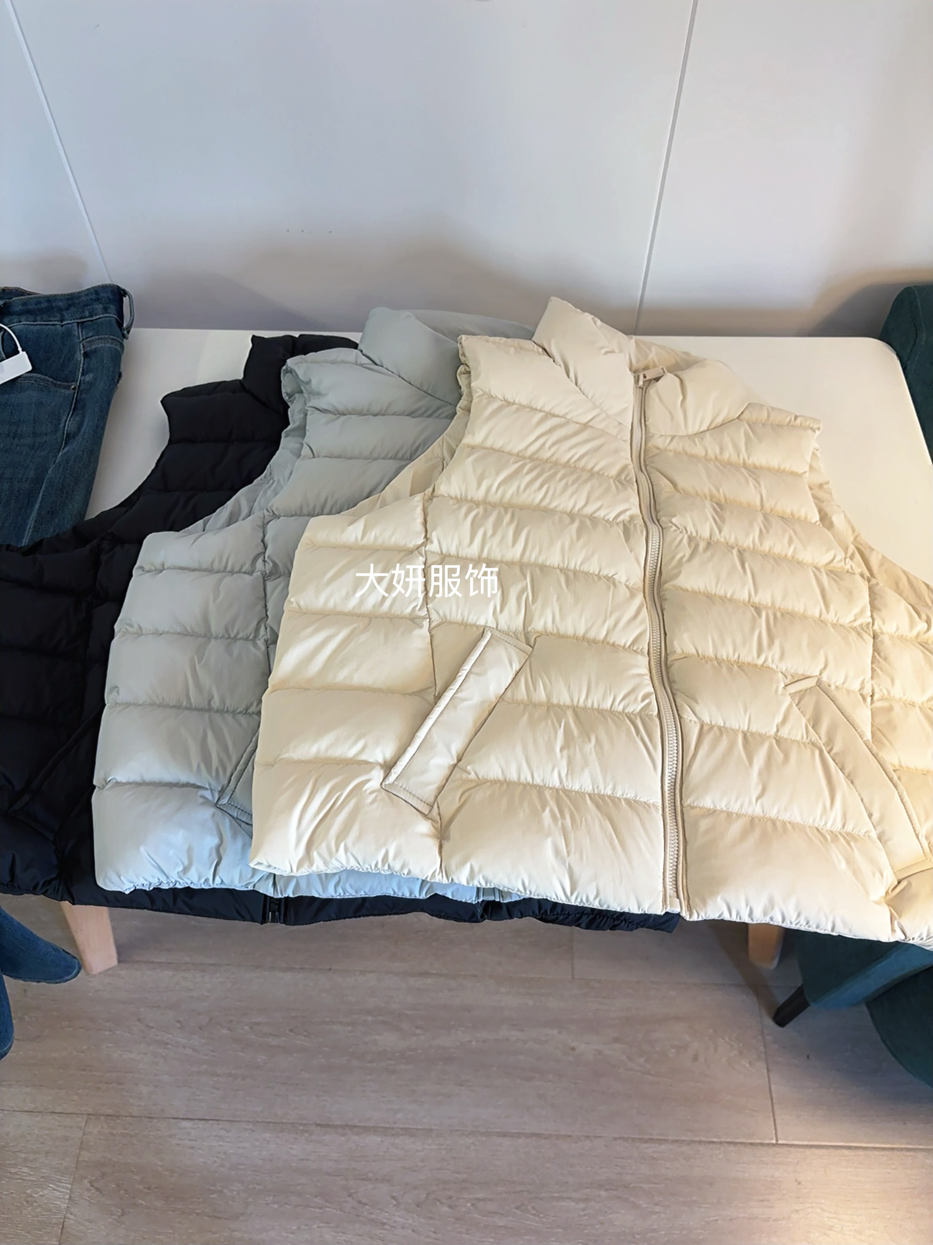 排骨羽绒马甲。90绒可溯源！立领显瘦百搭高级感休闲外套