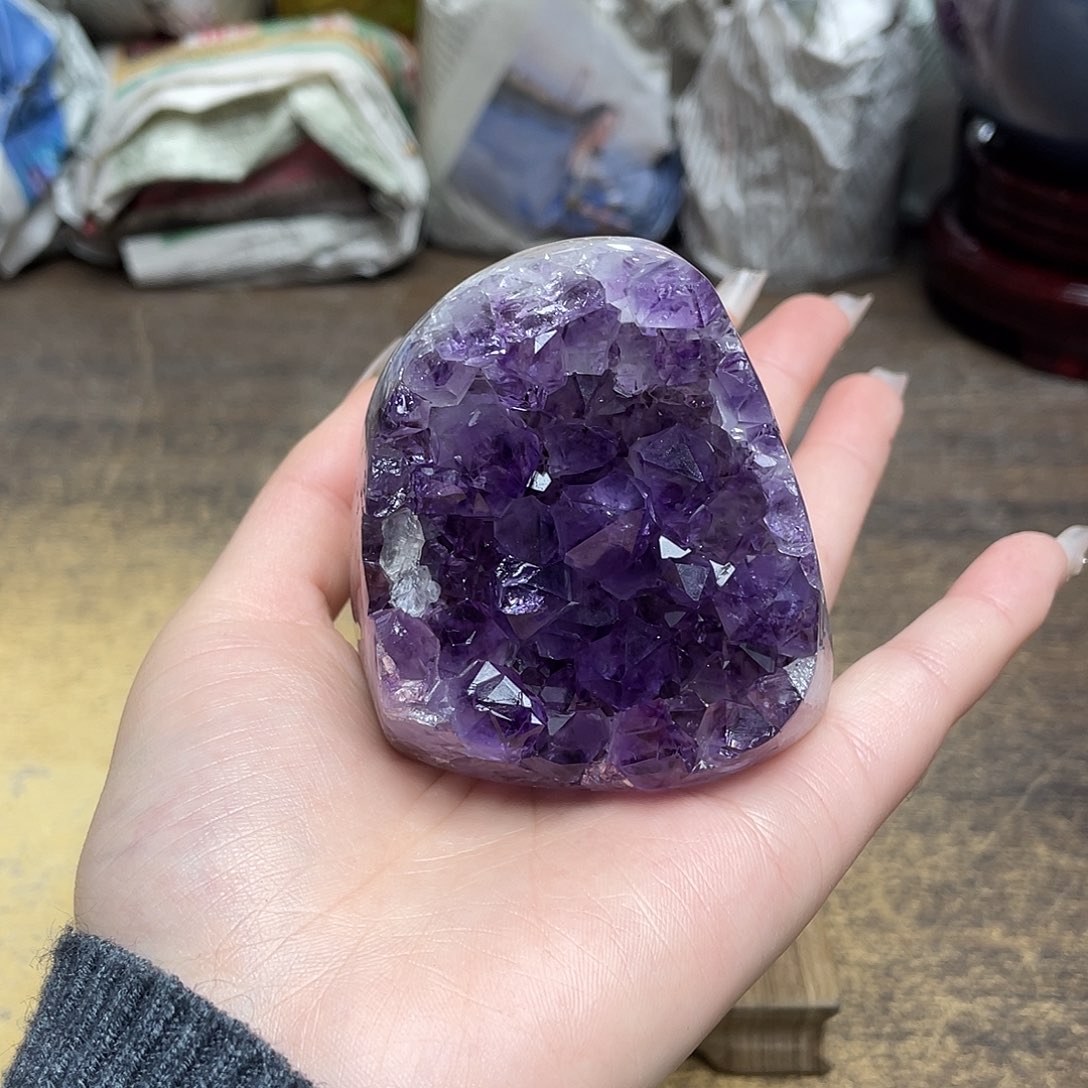 紫晶未镶嵌大型摆件（非配饰）