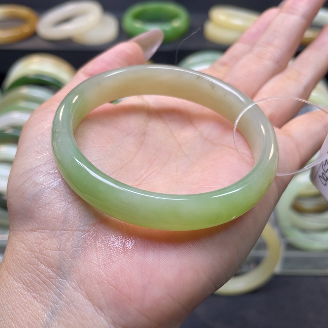 和田玉手镯5253翠青公主镯未镶嵌