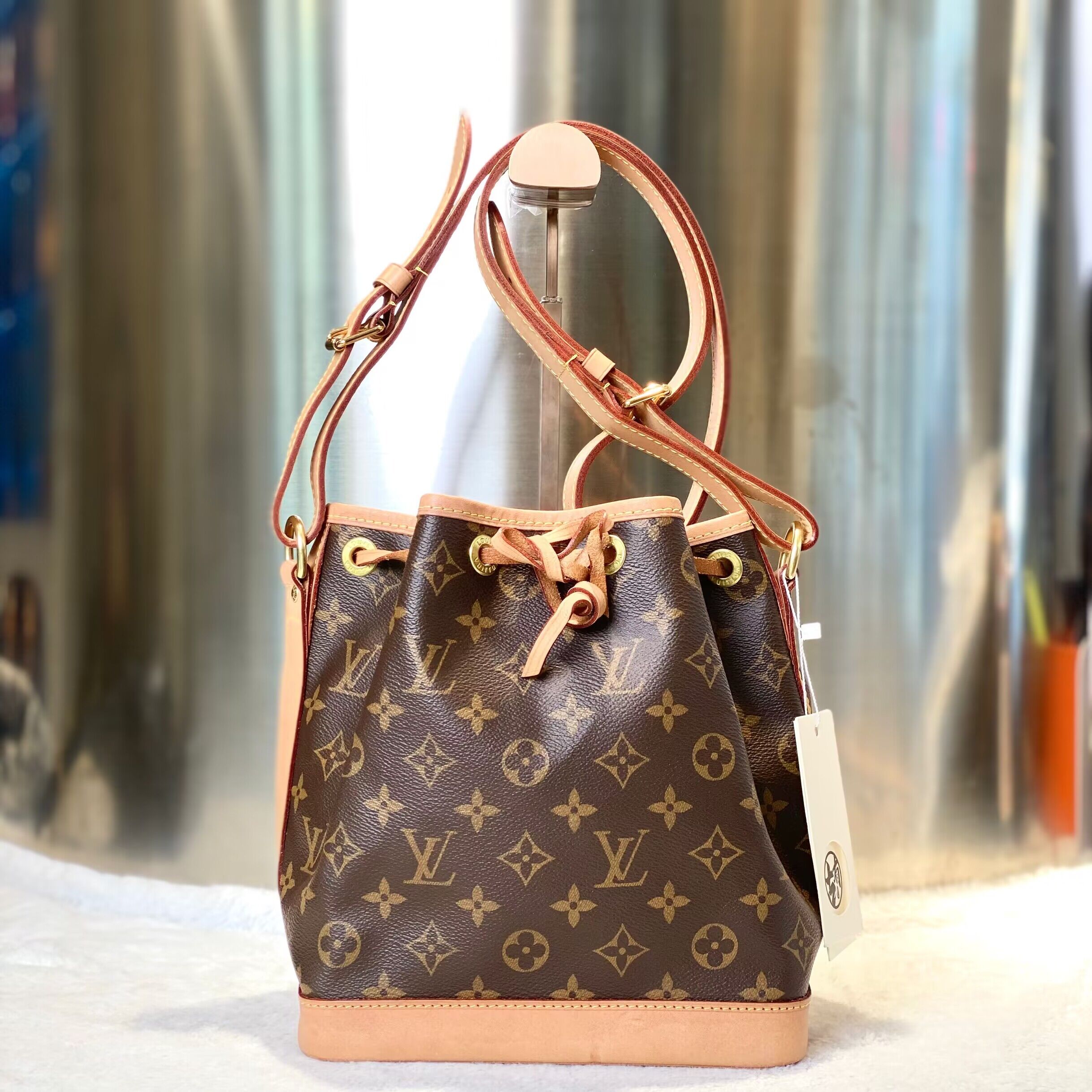 99新 LouisVuitton/路易威登 爱马98新LV水桶包小号斜挎包3057
