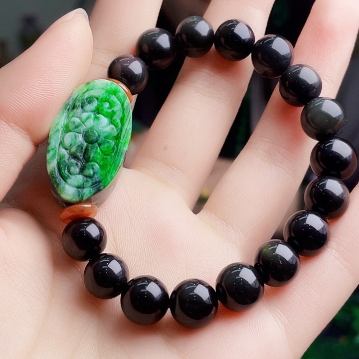 翡翠未镶嵌颈饰多样性