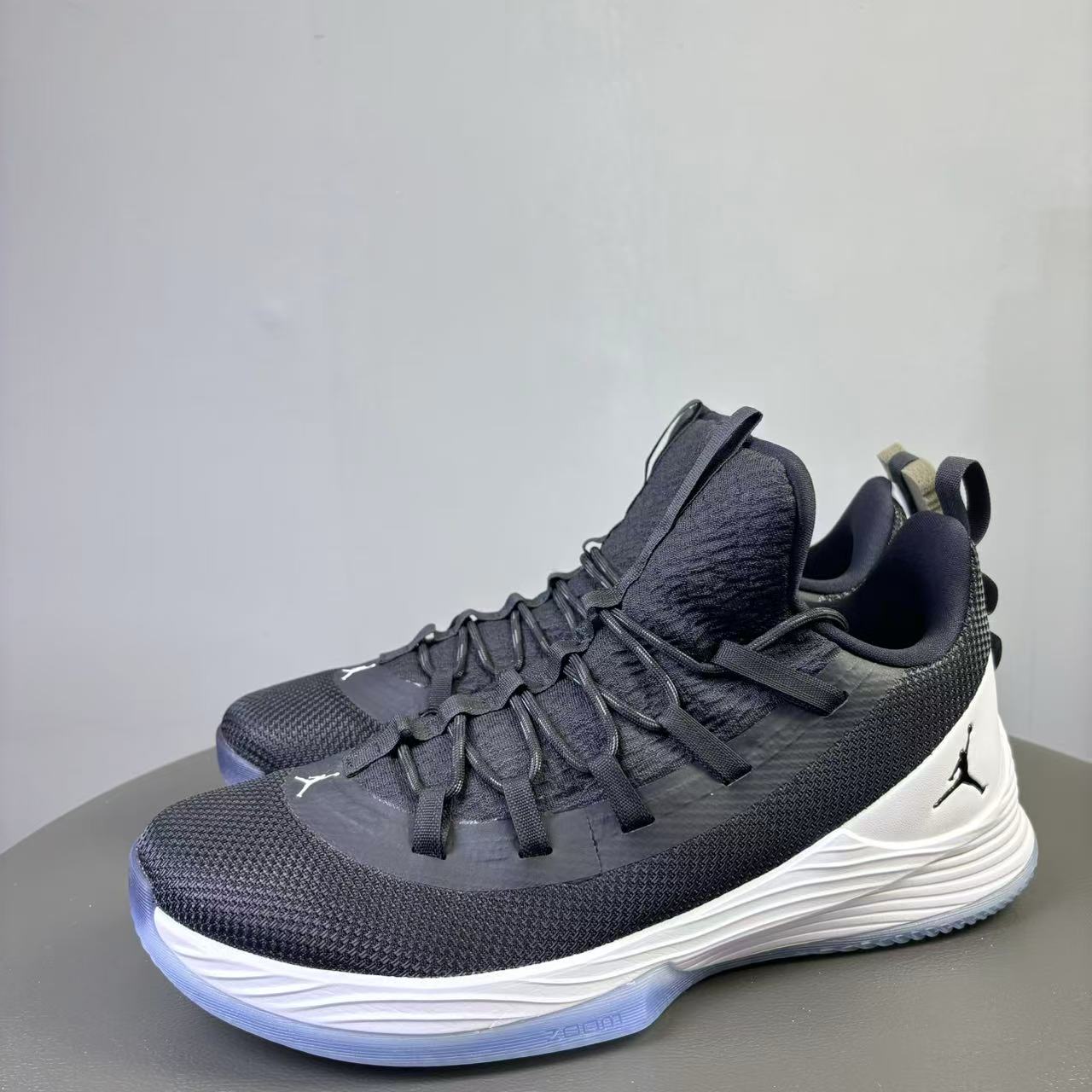 99新 maje 45码 UltraFly2黑色球鞋 非原盒