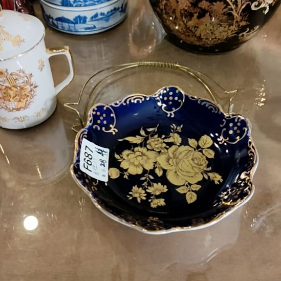 陶瓷直径17厘米微瑕特价出不退换