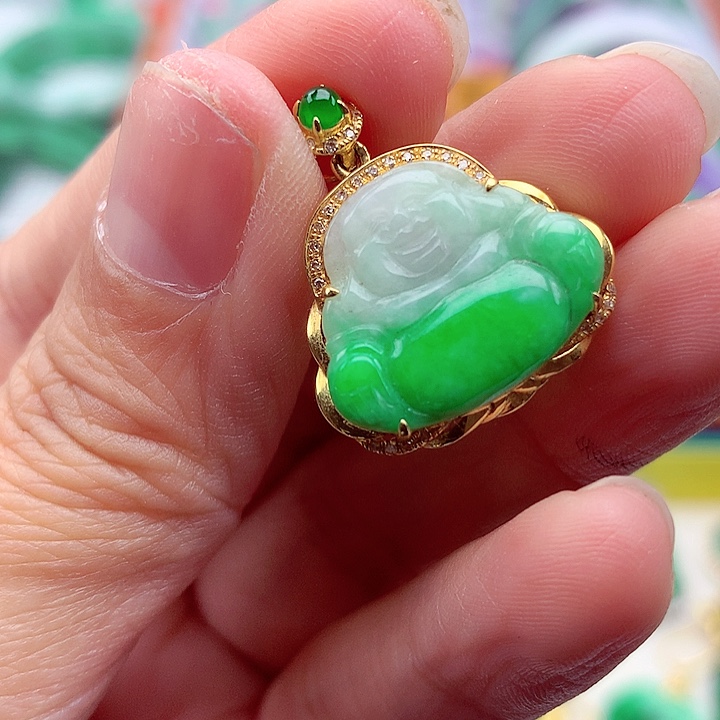 翡翠颈饰18K金镶嵌翡翠