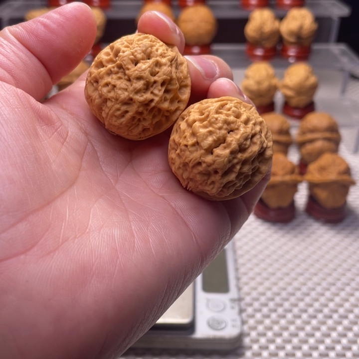 文玩核桃把件5火焰绣球