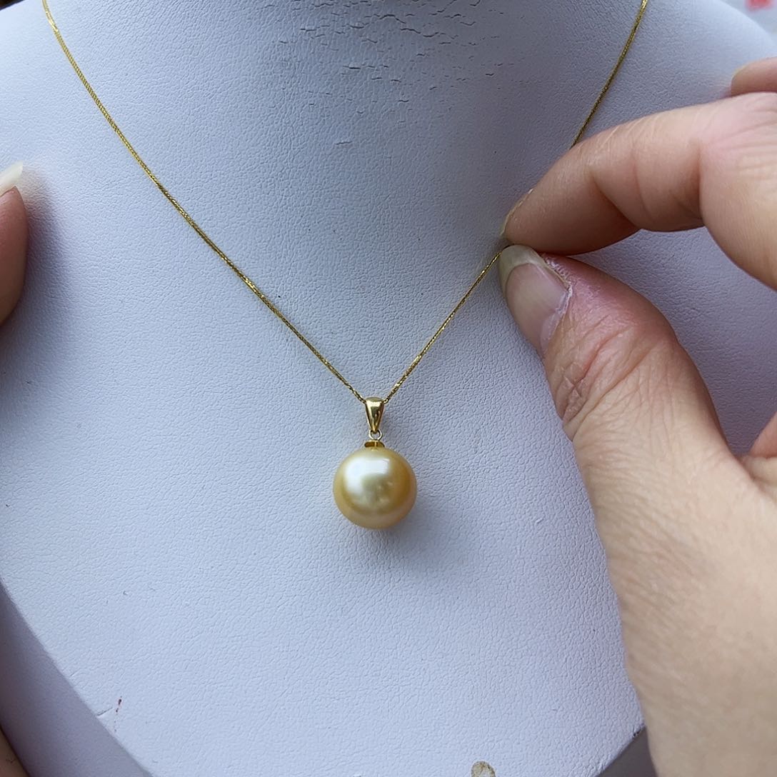 淡水珍珠颈饰18K金镶嵌