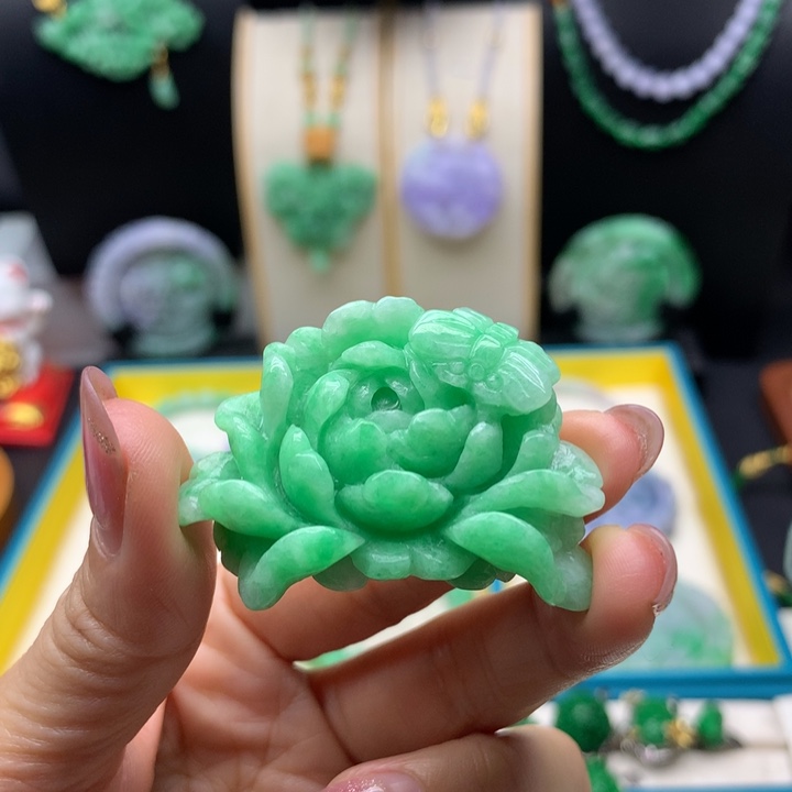 三***梦翡翠未镶嵌颈饰翡翠花