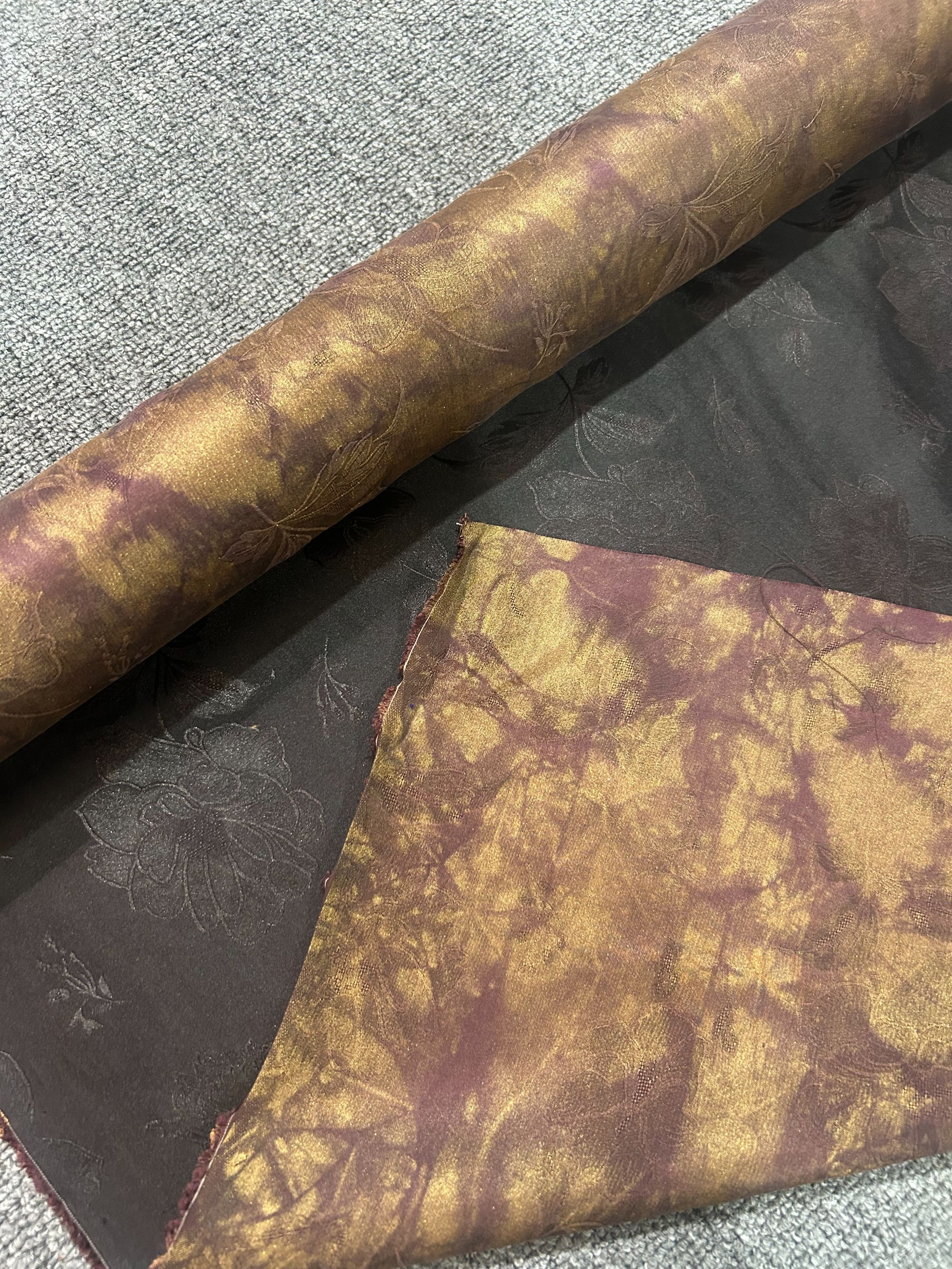 非遗香云纱紫色鎏金面料