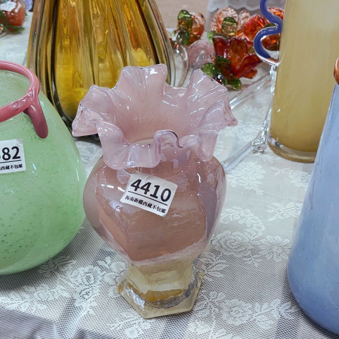 4410 ，高24厘米家悦琉璃花瓶摆件