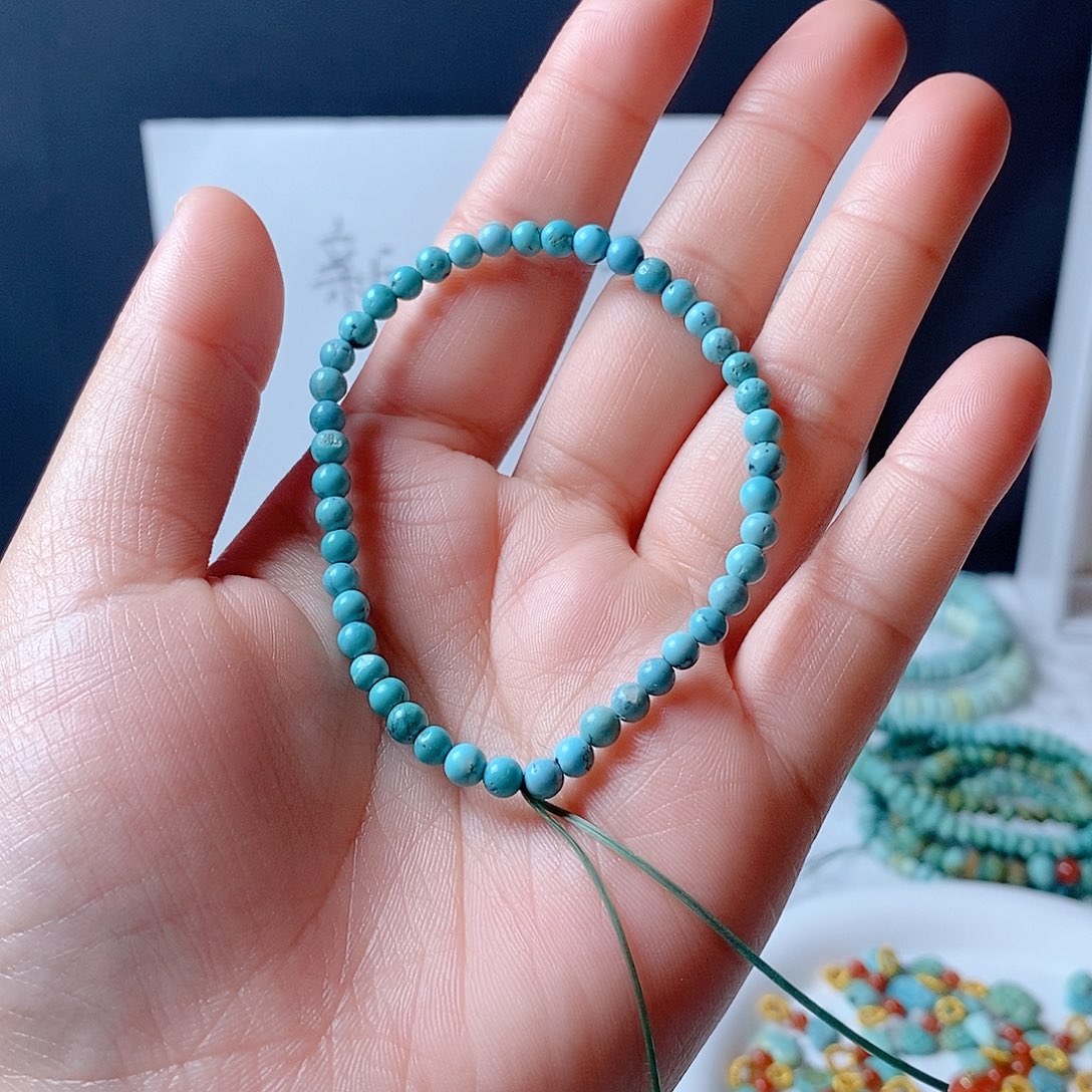 绿松石颈饰未镶嵌