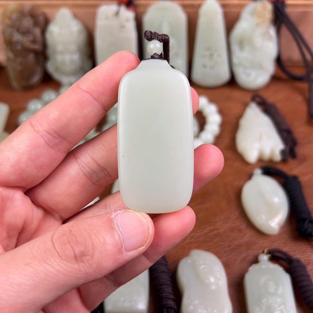 和田玉（青白玉）未镶嵌颈饰