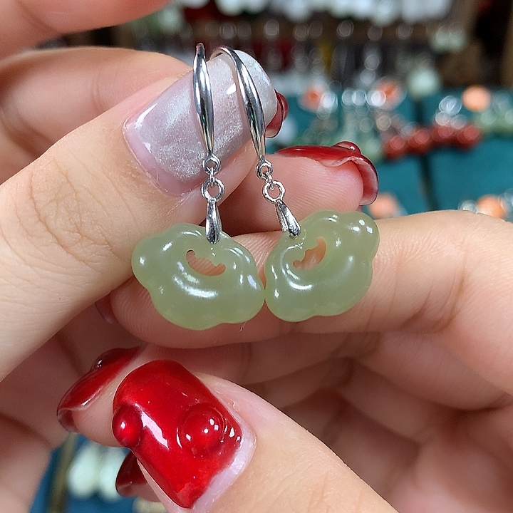 和田玉银S925镶嵌耳饰平安锁15.5*11+左右