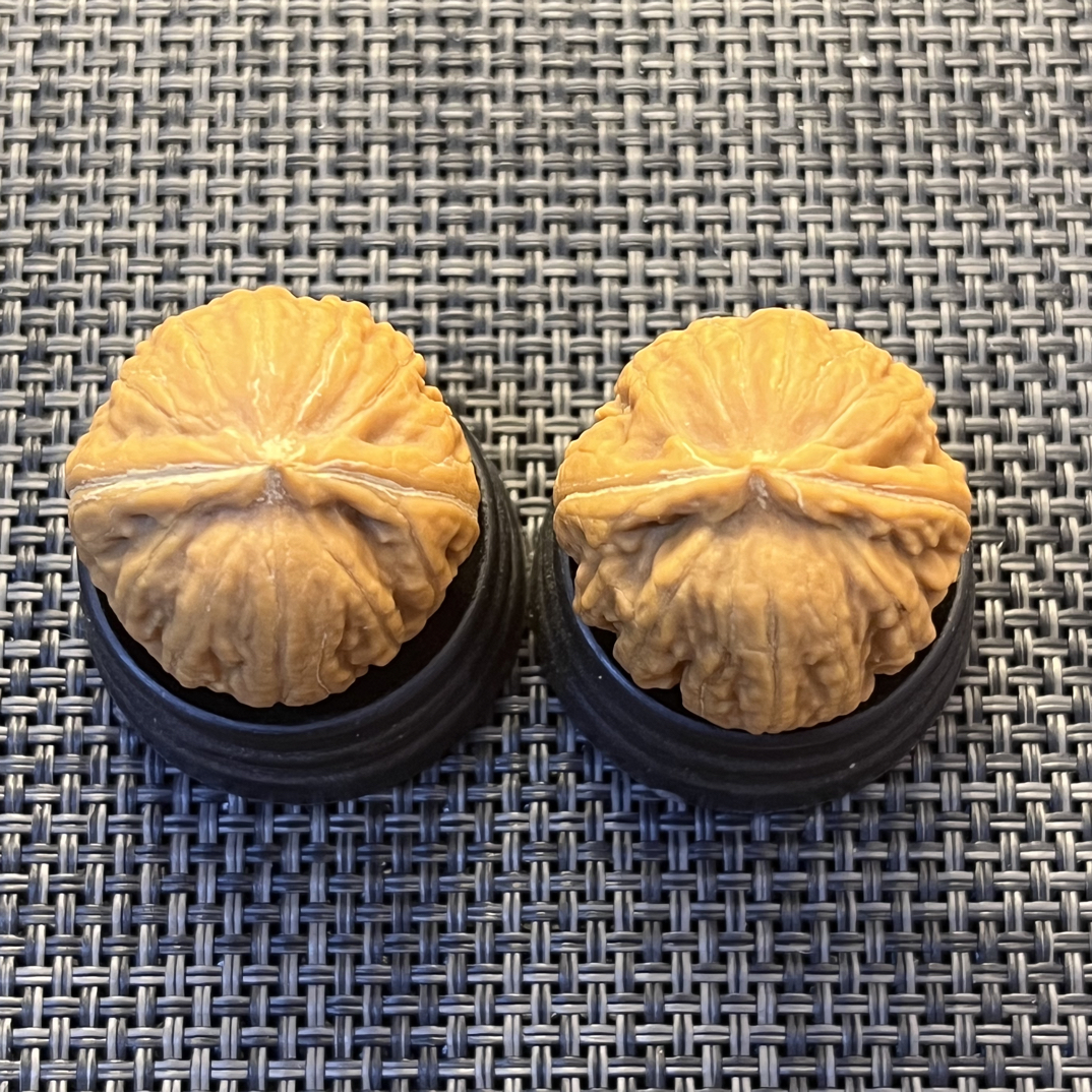 野生文玩核桃五爪塔尖造型全品无修手捻把件