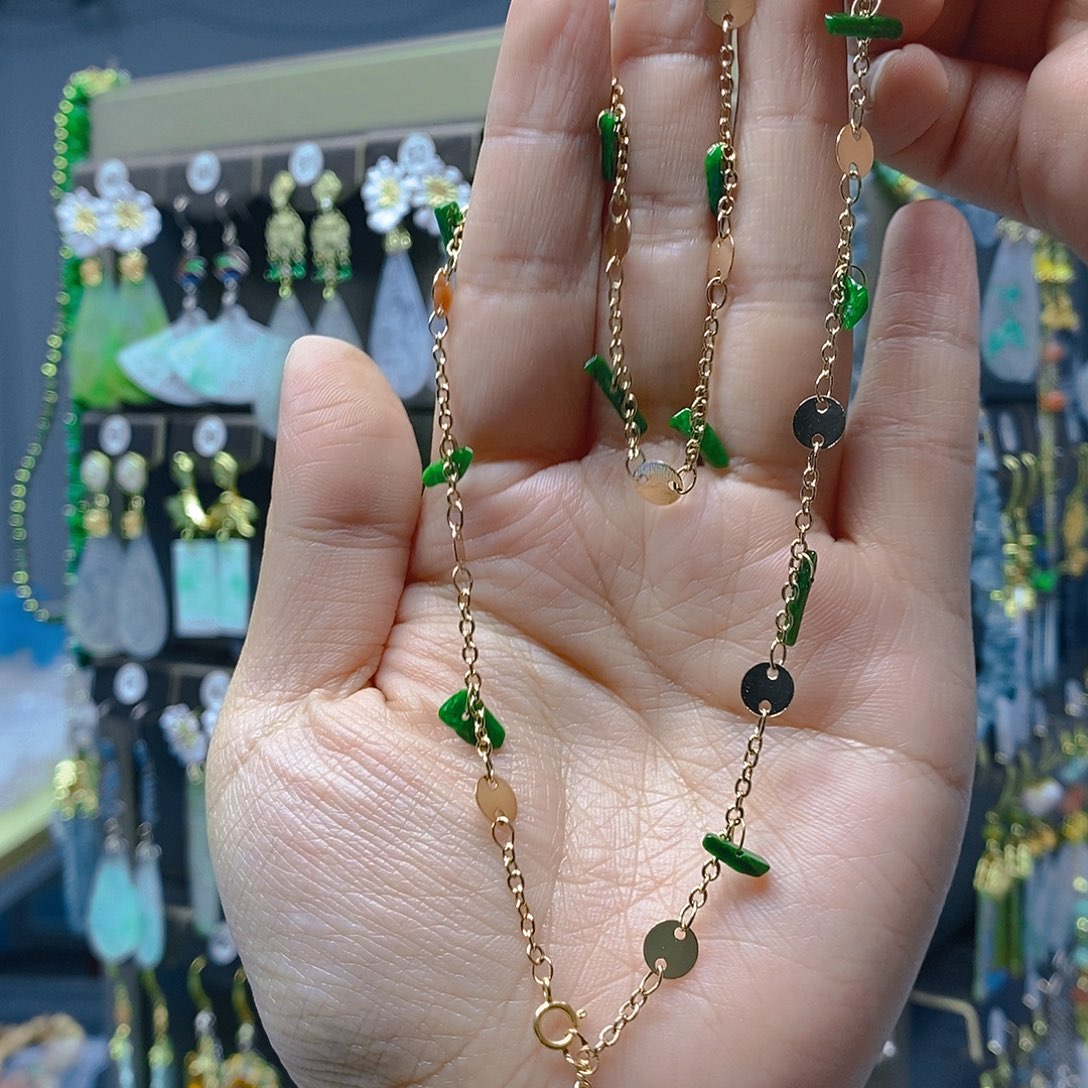 未镶嵌翡翠耳饰翡翠