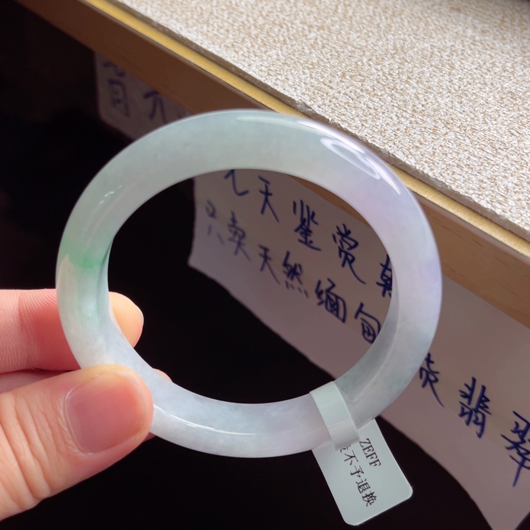 翡翠手镯未镶嵌手镯