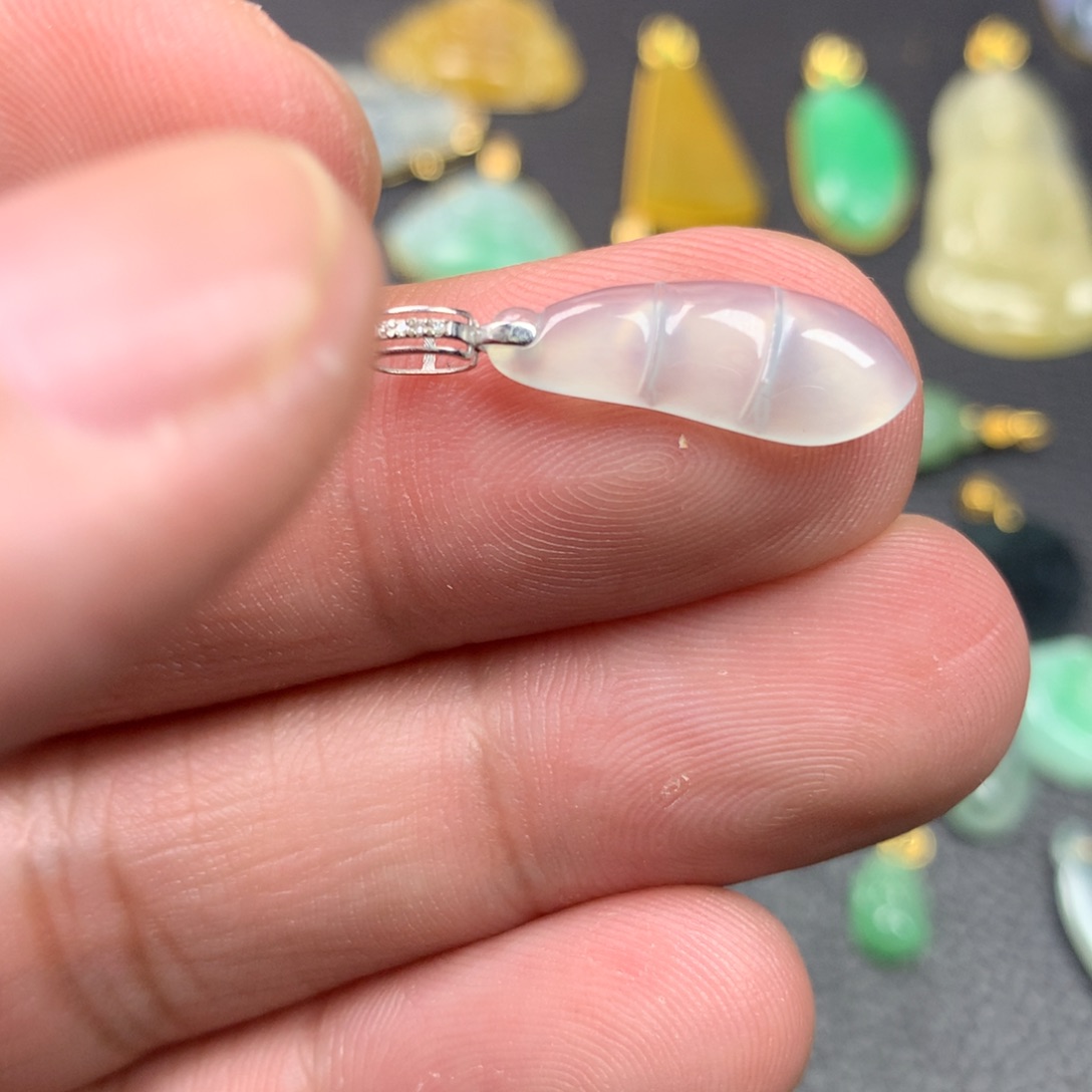 【闪购商品】颈饰18K金镶嵌翡翠翡翠