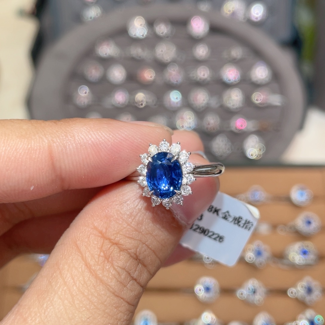 蓝宝石戒指18K金镶嵌3.04ct 无烧