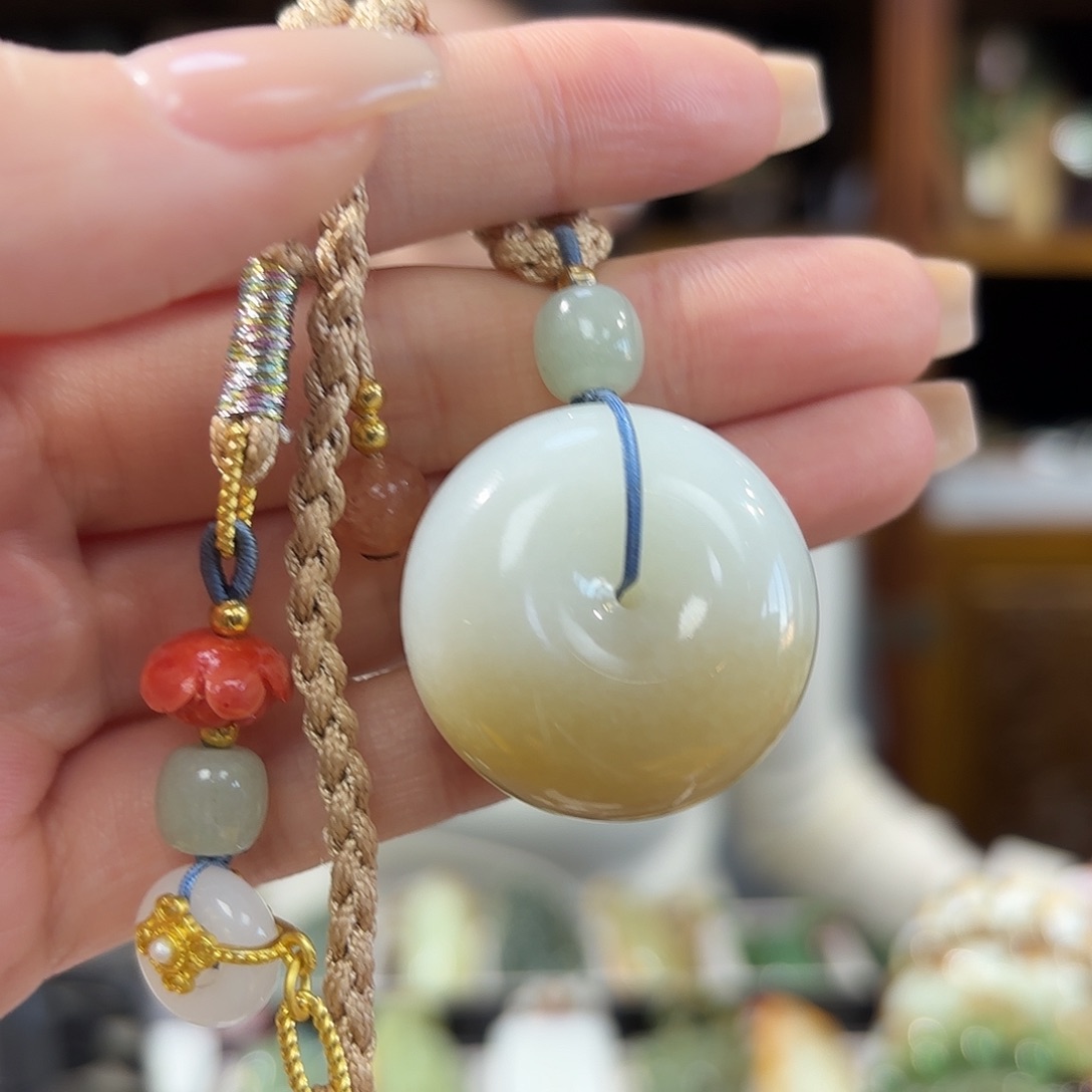 和田玉吊坠平安扣未镶嵌