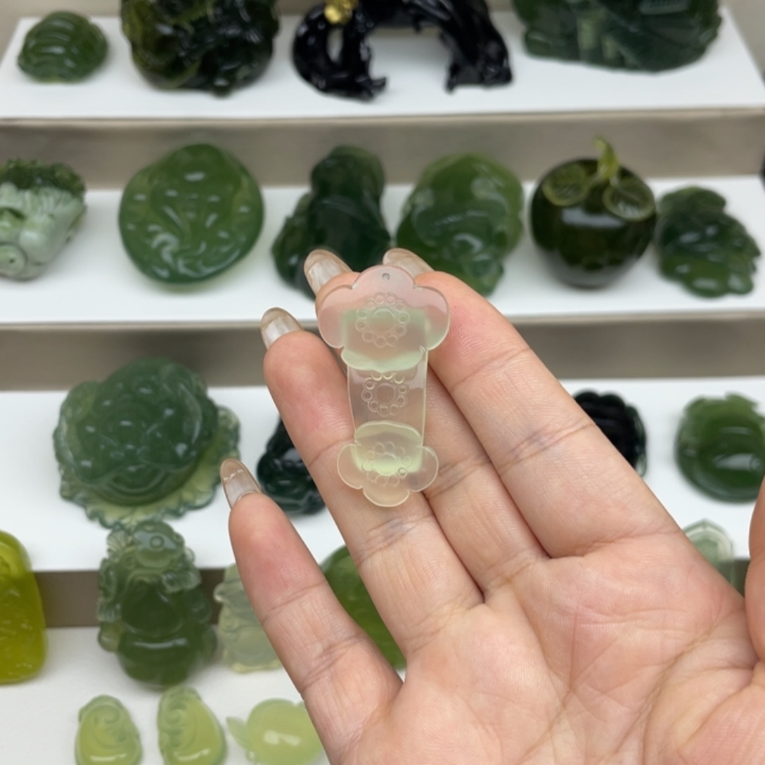 蛇纹石玉未镶嵌吊坠(赠链)