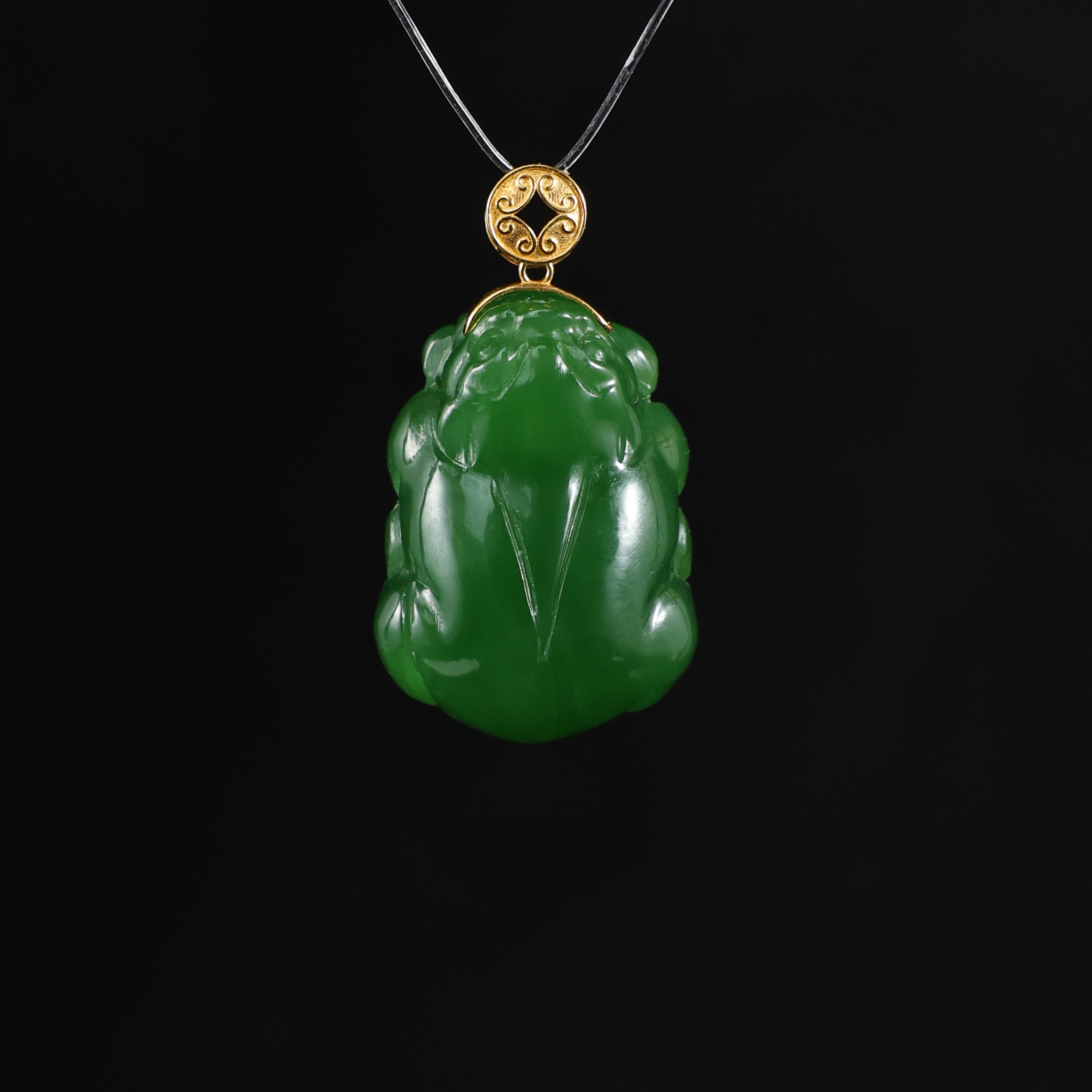 18K金和田玉碧玉貔貅口衔金吊坠