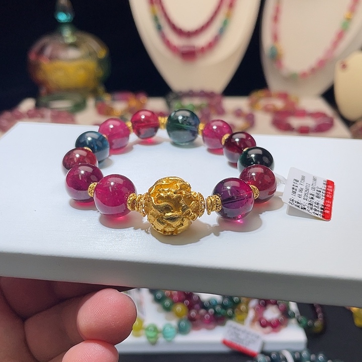 碧玺足金镶嵌手链最大的金珠是足金