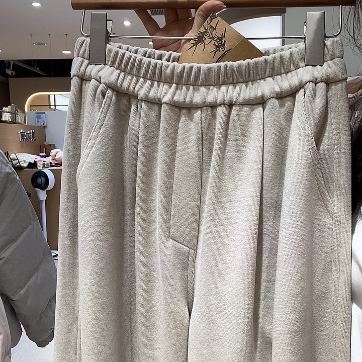 加绒阔腿弯刀裤jiahou
