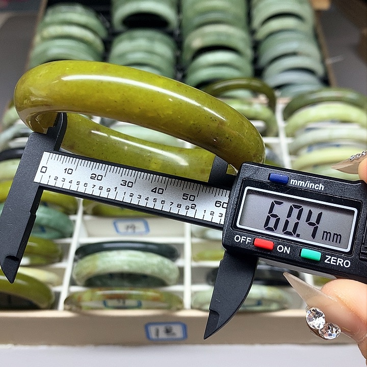 未镶嵌蛇纹石玉手镯14