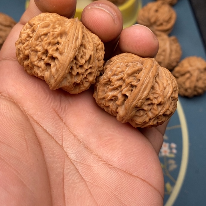 文玩核桃把件女娲石