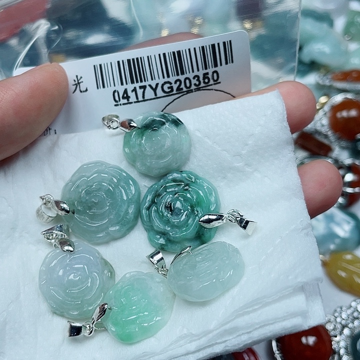 翡翠未镶嵌吊坠(不含链)