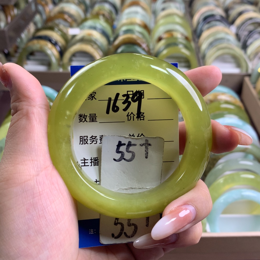 蛇纹石玉未镶嵌手镯1639