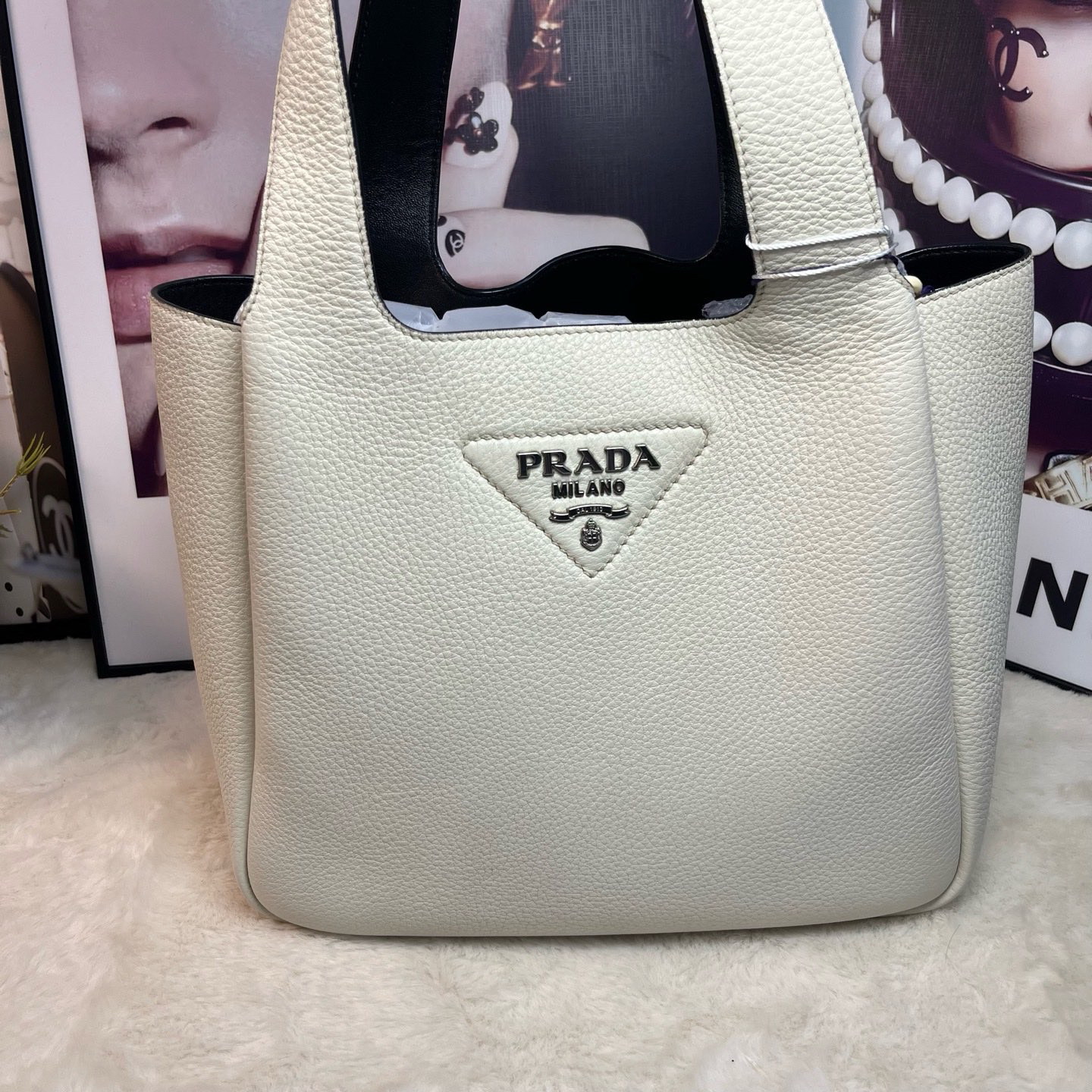 99新 Prada/普拉达 白色中号菜篮子
