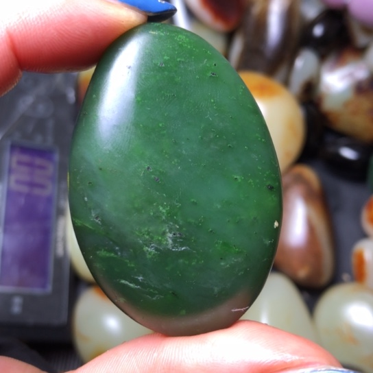 和田玉（翠青玉）未镶嵌珠宝奇石