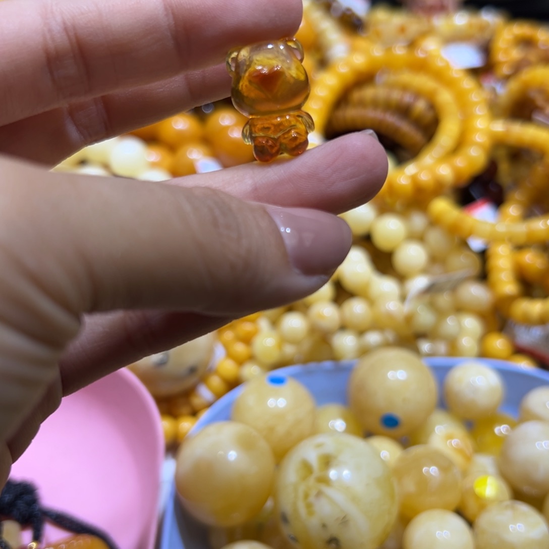 琥珀珠宝奇石未镶嵌