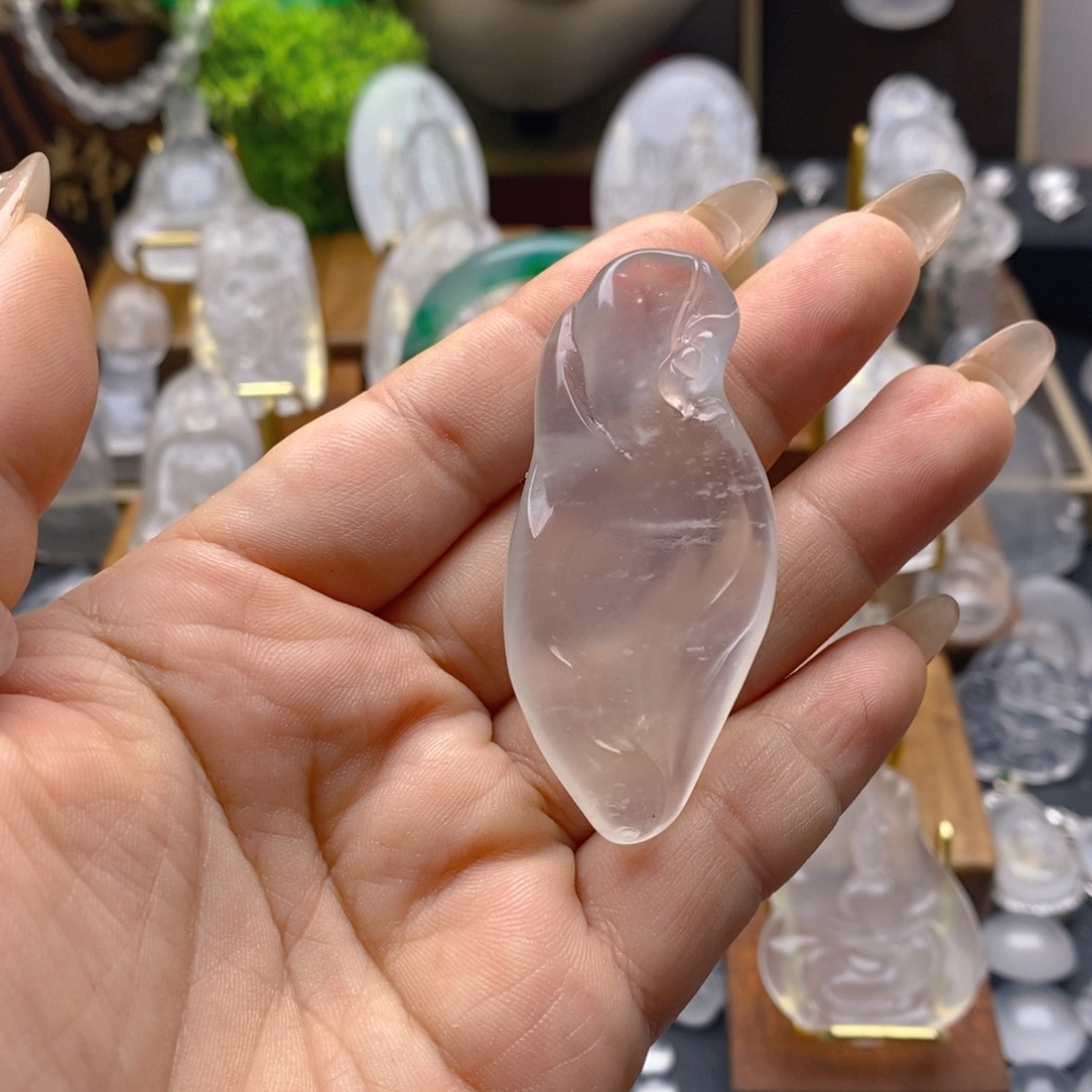 石英质玉颈饰未镶嵌招**猫