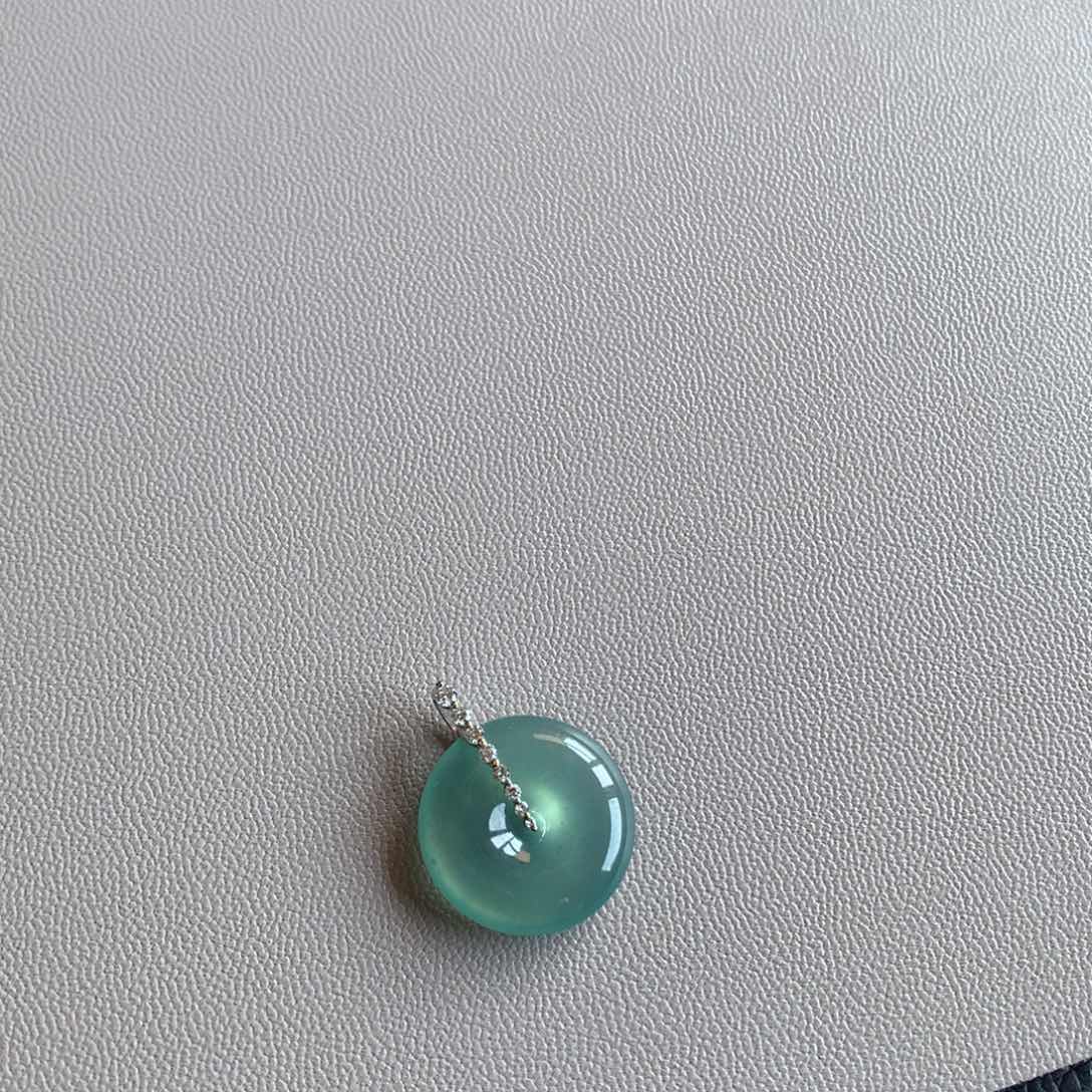 翡翠颈饰18K金镶嵌天然缅甸翡翠