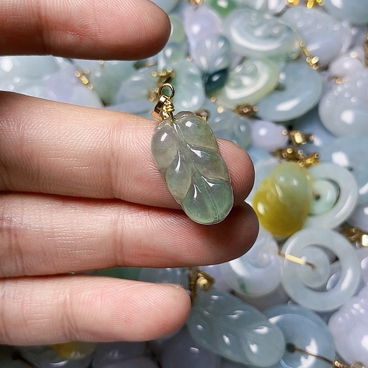 翡翠未镶嵌颈饰天然A货翡翠