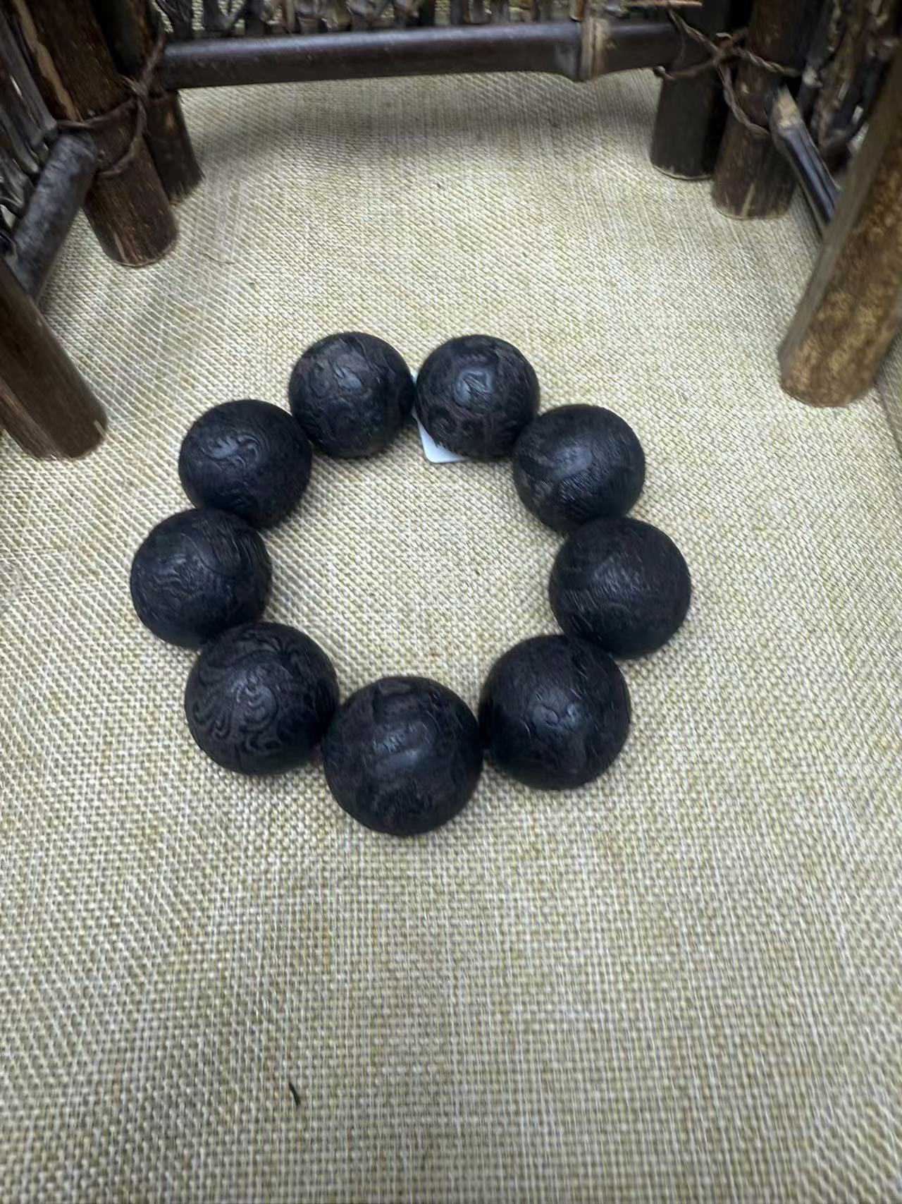 B138龙二文玩成品木串