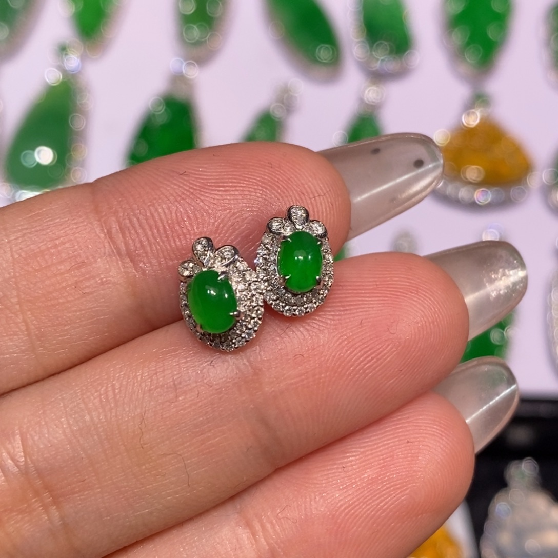 翡翠18K金镶嵌颈饰耳钉