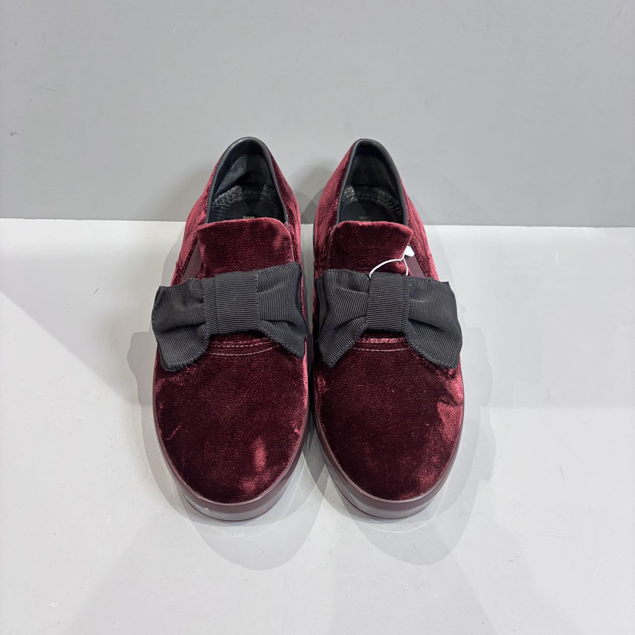 99新 Prada/普拉达 皮绒蝴蝶结平底鞋 酒红色36.5码