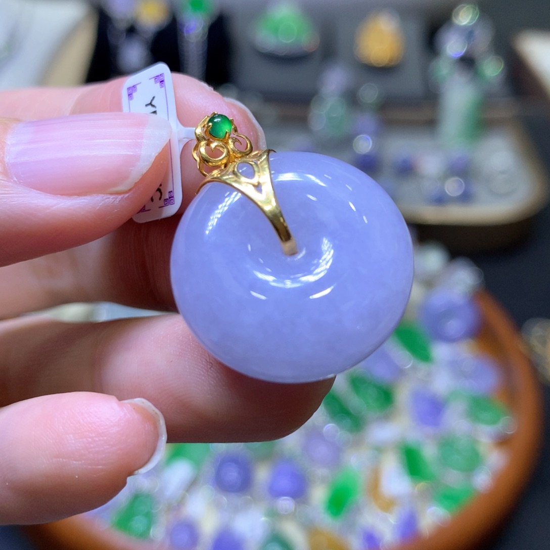 【闪购商品】翡翠颈饰18K金镶嵌翡翠吊坠项链