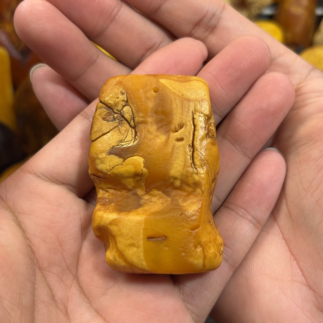 琥珀未镶嵌珠宝奇石